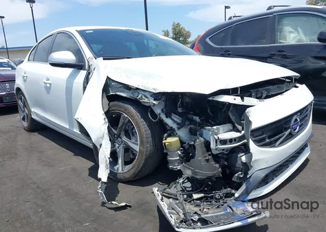 2015 Volvo S60 T6 R-Design Platinum из США, поврежденный, VIN YV1902TS7F1345877